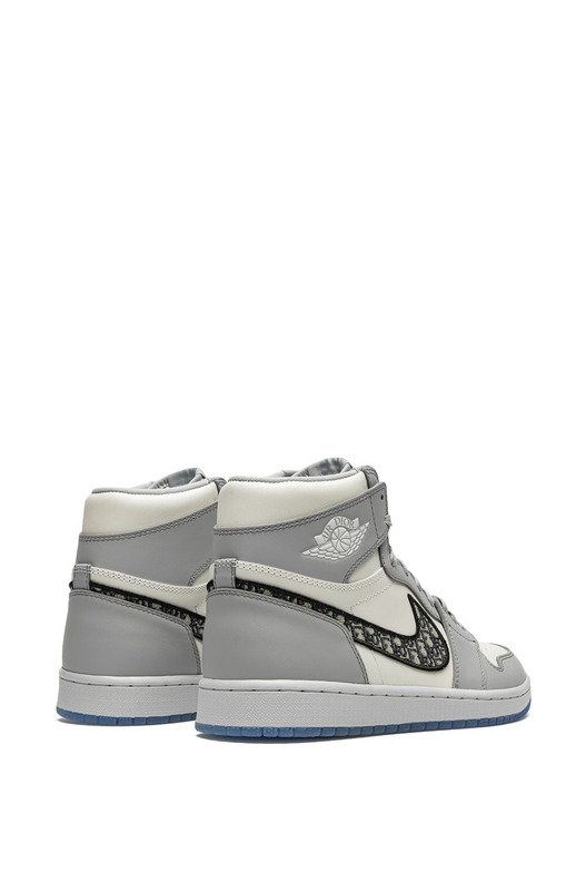 Кроссовки Air Jordan 1 High из коллаборации с Dior Nike, фото