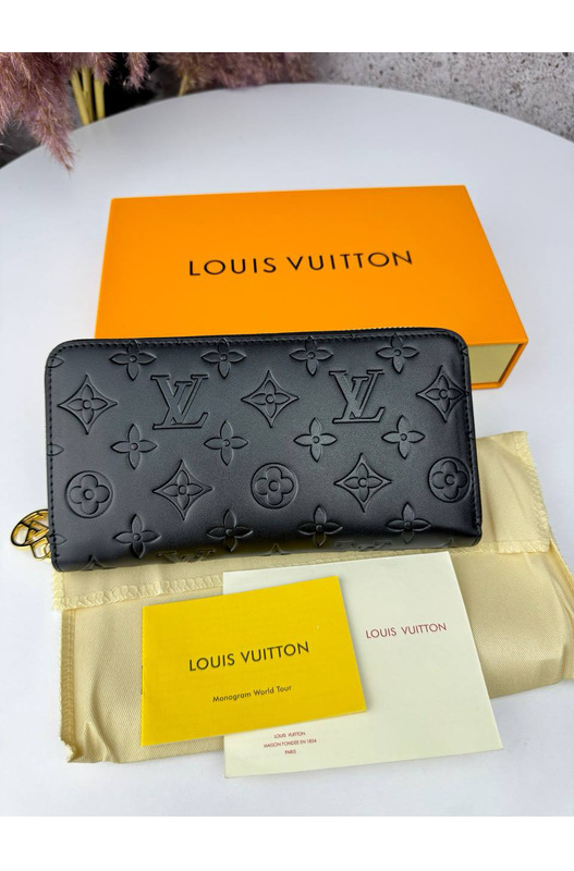 Большой кошелек Louis Vuitton с брендовым тиснением Louis Vuitton, фото